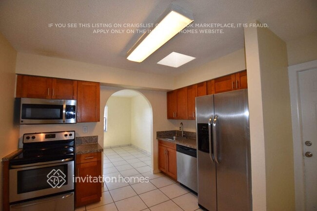 Photo - 7440 Johnson St