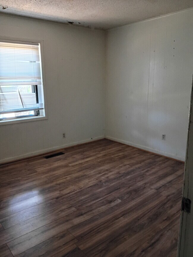 402 Mimosa Cir