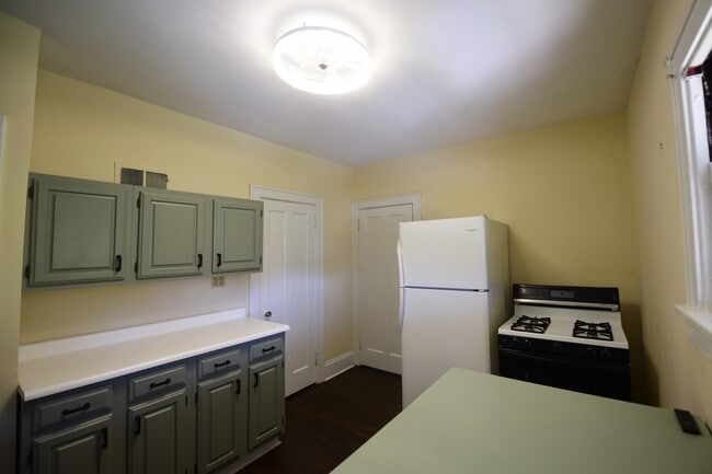 Photo - 3563 Erie Ave Unit East Hyde Park Apartment