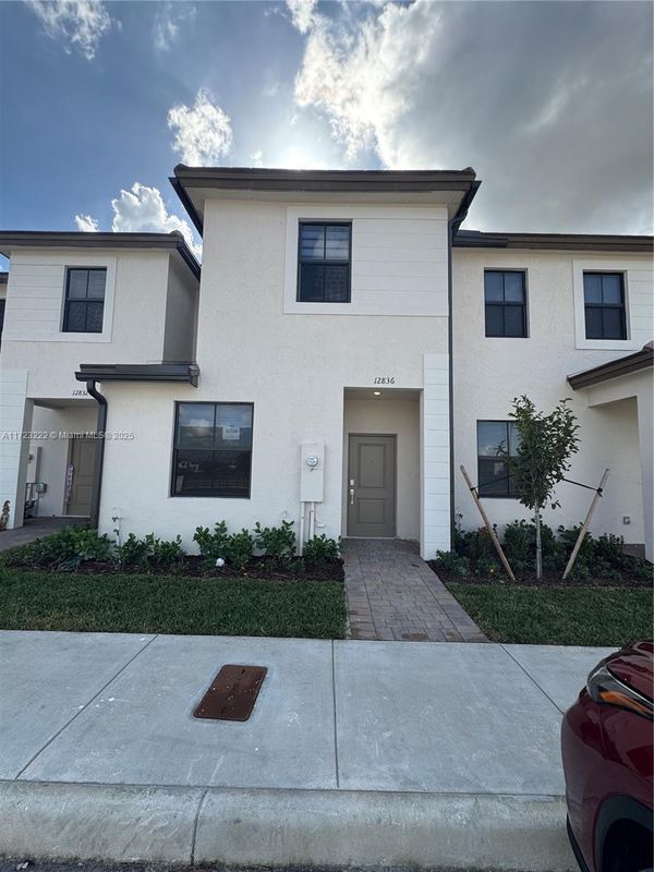 Building Photo - 12836 SW 232nd Ter Rental