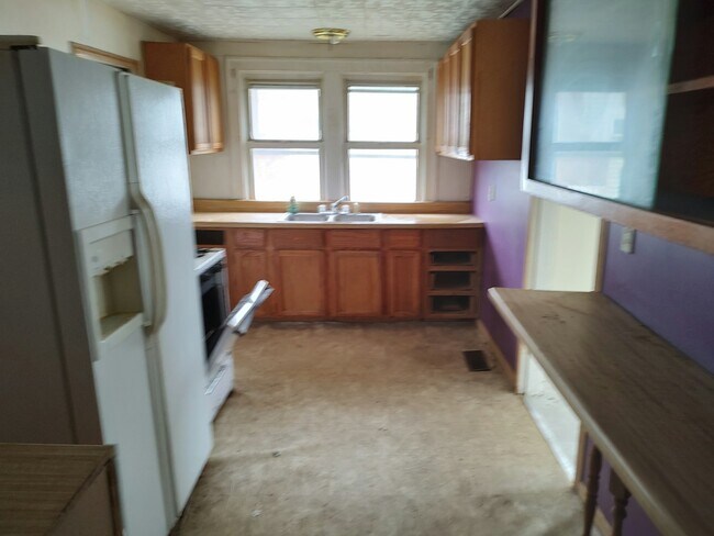 Photo - 220 S Main St
