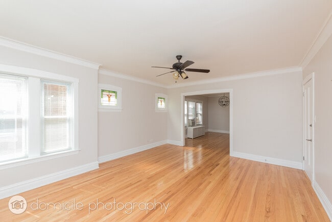 4906 N Marmora Ave Unit 1