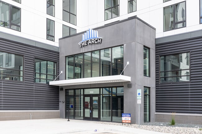 Building Photo - The Arch