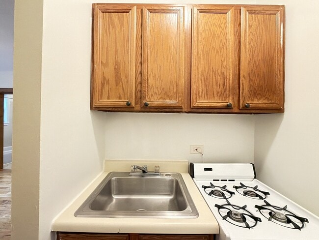 601 W Wellington Ave Unit J08W