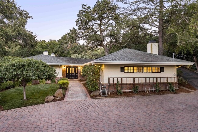 Luxurious Home in Atherton: Over an Acre o... - Luxurious Home in Atherton: Over an Acre o...