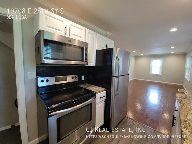 Photo - 10708 E 28th St S