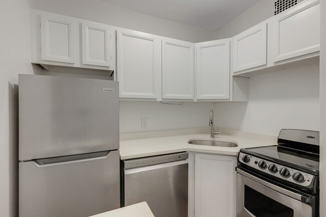 Photo - 157 W 93rd St