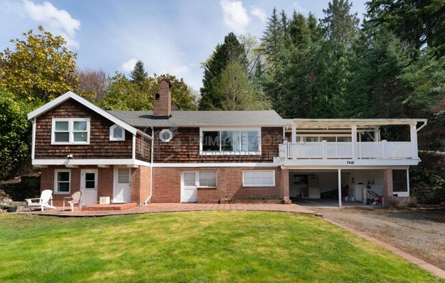 Building Photo - 3 bedroom in Mercer Island WA 98040 Rental