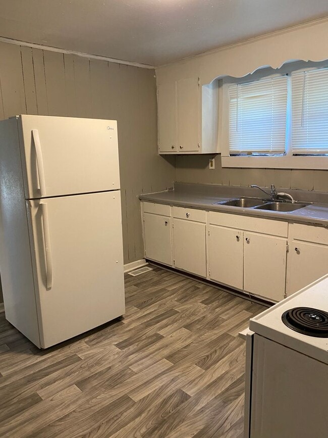 Photo - COMING SOON! TWO Bedroom house with BONUS ROOM !