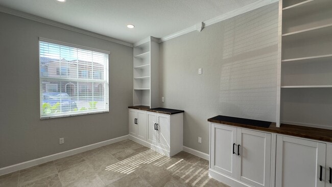 Photo - Charming 2-Bed Townhouse with on Ashley River Road!