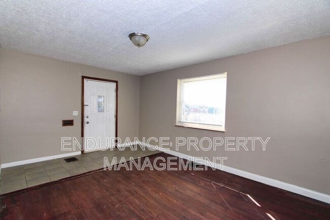 Photo - 937 Grand Ave