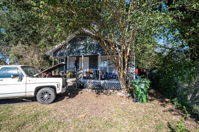 Building Photo - 201 S Cleveland St