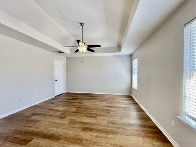 Photo - Spacious 3 Bedroom with a Fenced Yard and 2 Car Garage!