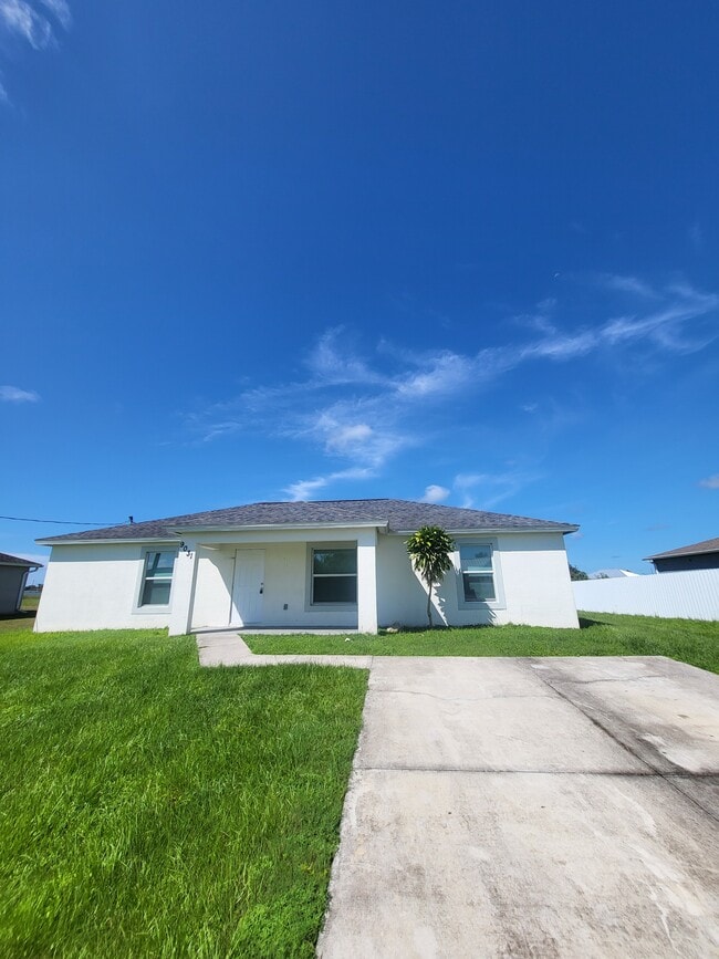Building Photo - 9031 S Indio Cir Rental