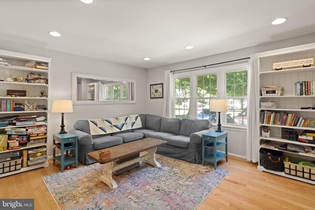 Building Photo - 8573 Tyrolean Way