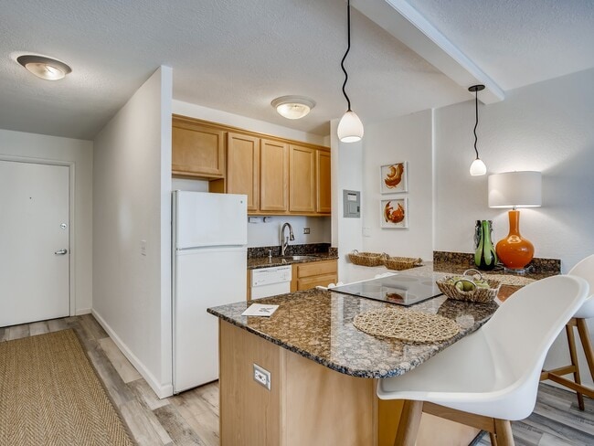 Photo - 909 N Logan St Unit 4D