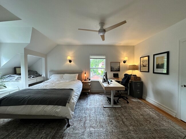 2nd Bedroom - 140 NW Maywood Dr