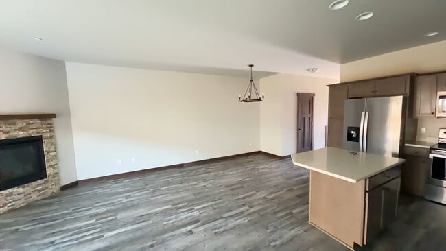 Building Photo - Westwood Circle Unit 1300 Westwood Circle  C