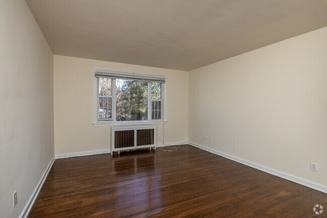 2BR, 1BA - 903SF - Living Room - Jericho Manor Apartments