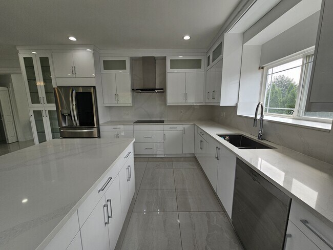 8009 Melburn Dr