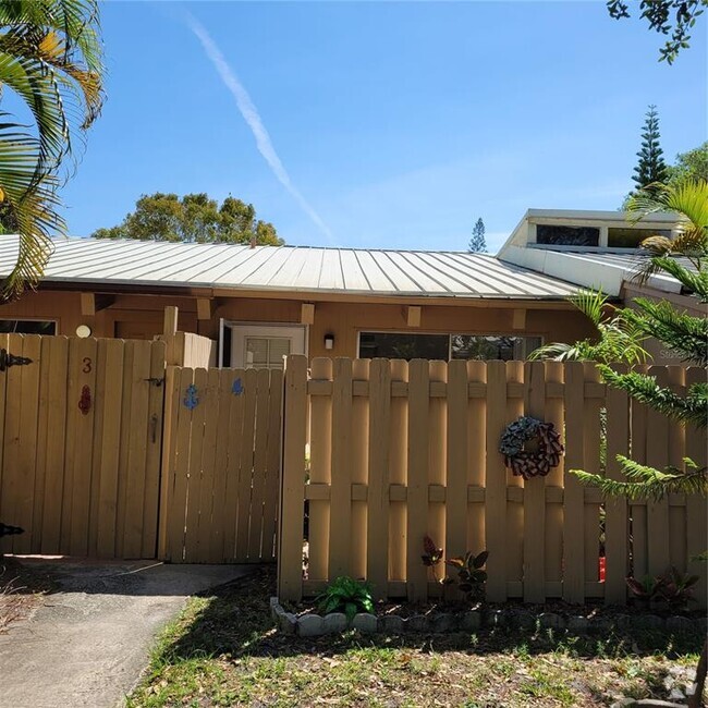 Building Photo - 500 N Jefferson Ave Unit 4C Rental