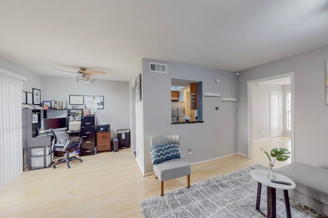 Photo - 5916 Gaston Ave Unit 304