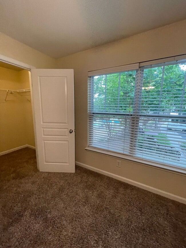 Photo - 02-206 Arkhipenko Unidad 02-206 - A