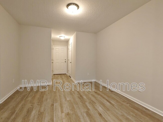 Photo - 8006 Dandy Ave