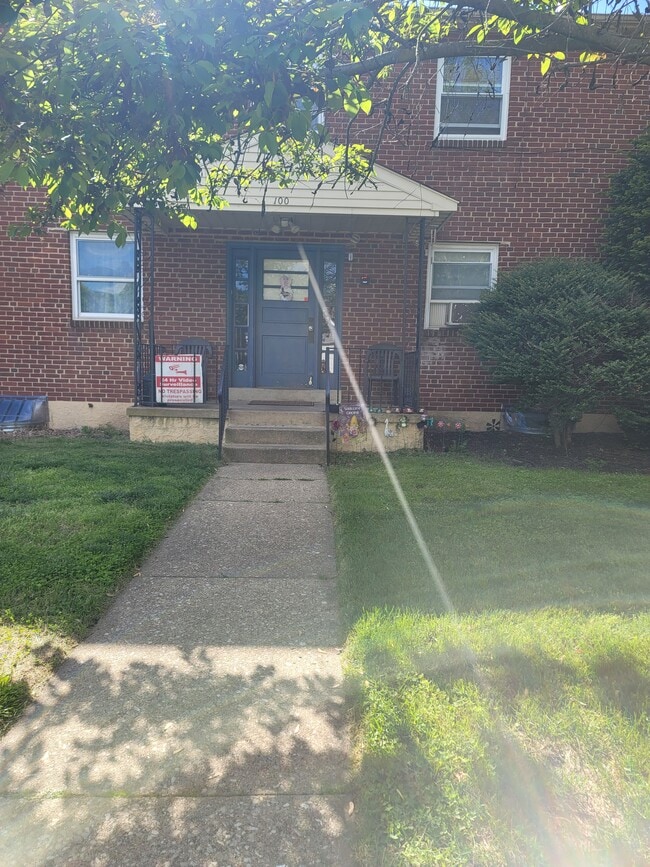 Building Photo - 100 E Park Ave Unit #2