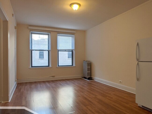 Photo - 3335 W Diversey Ave Unit 212