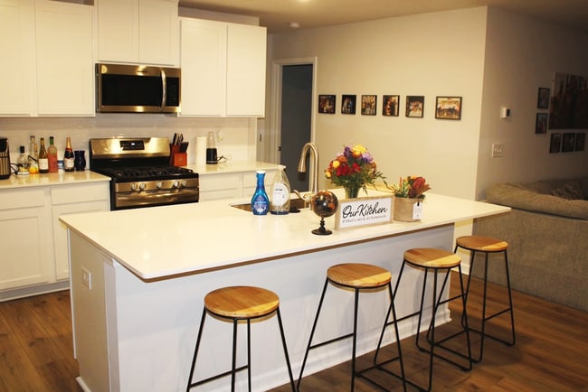 Photo - Wonderful Five Bedroom Home Located in a Cozy Neighborhood!