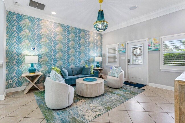 Photo - 625 NE 7th Ave