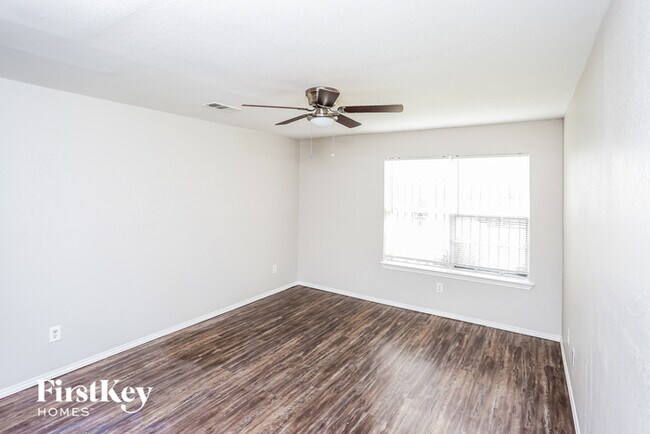 Photo - 10207 Glen Vista Dr