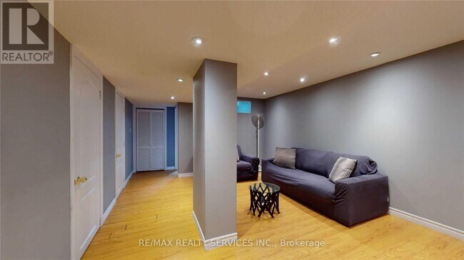 Photo - 44 Elmstead Ct