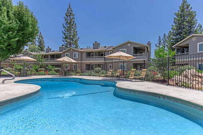 Palm Lakes Apartments