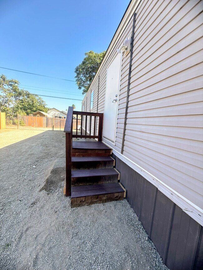 Photo - 415 Alameda Ave