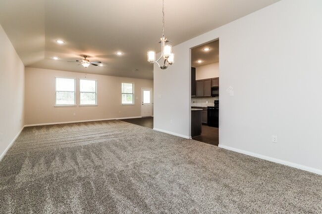 Photo - 14735 Country Club Dr