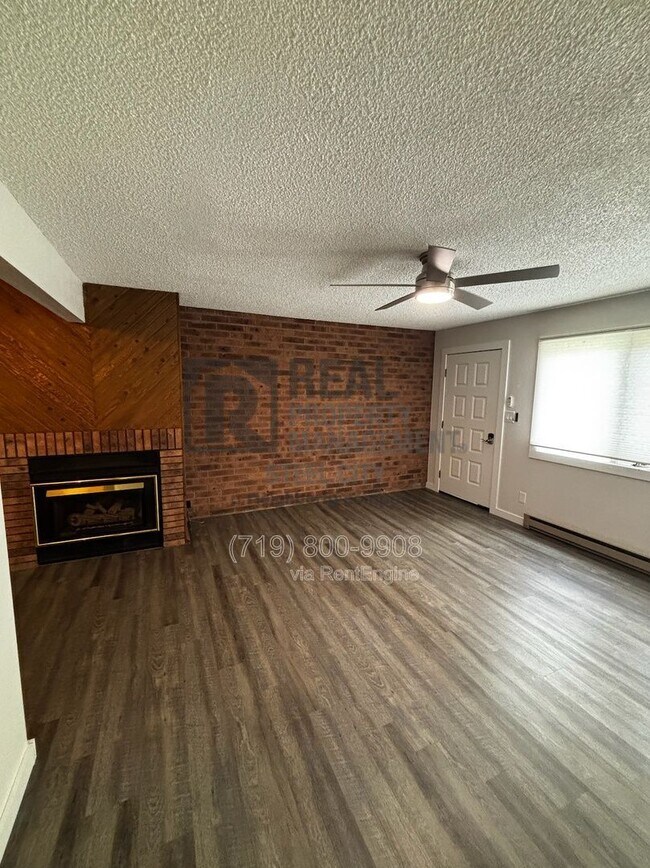 Photo - 2107 Chatalet Ln Unit F