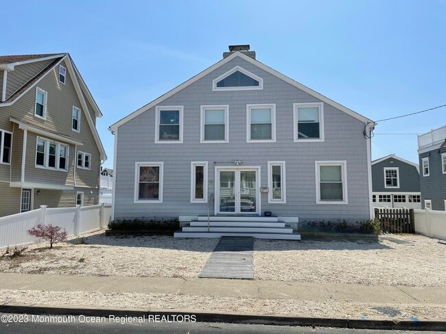 Building Photo - 17 1st Ave Rental