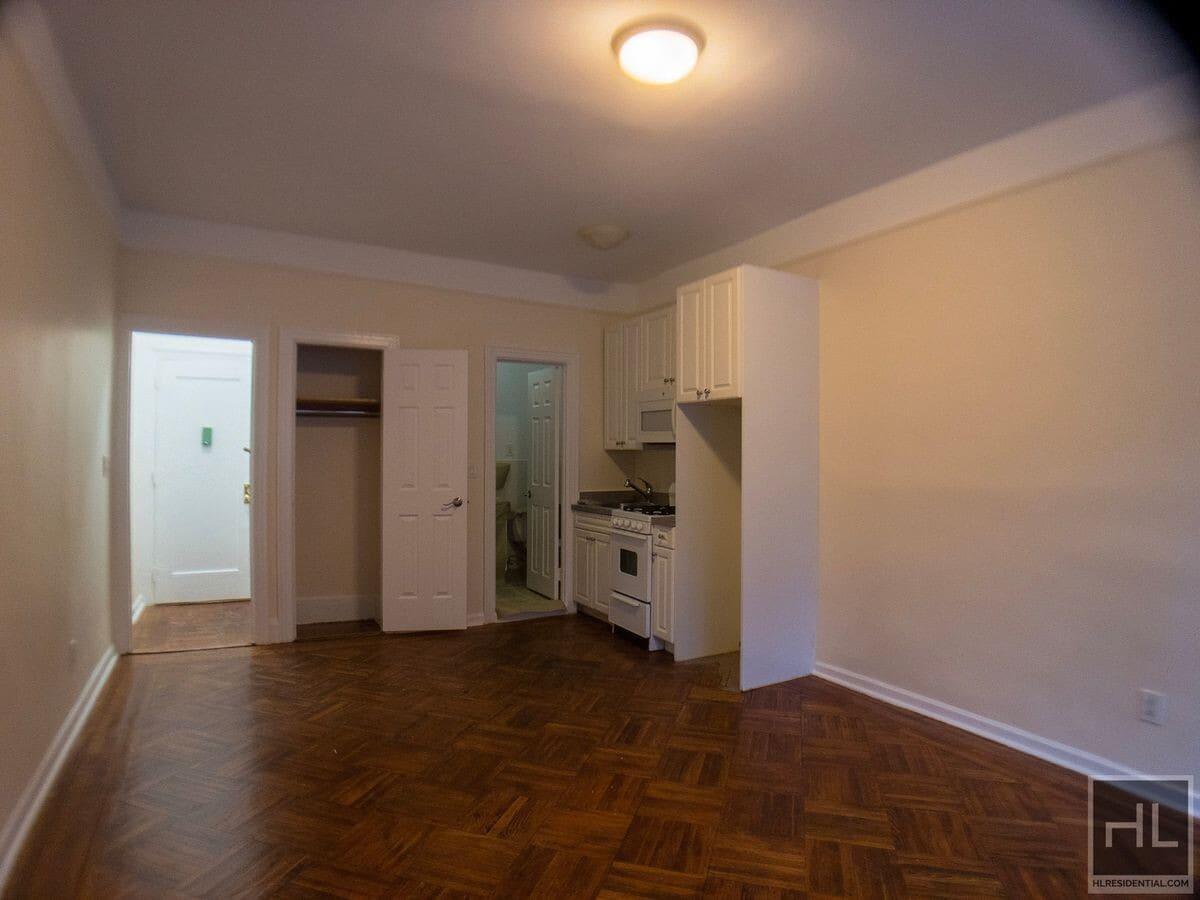 WEST 72 STREET - WEST 72 STREET Unit 3E