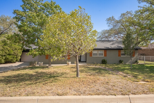 Photo - 403 Palo Duro Dr