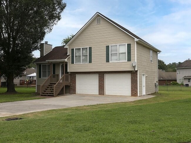 Photo - 16 Huntcliff Dr