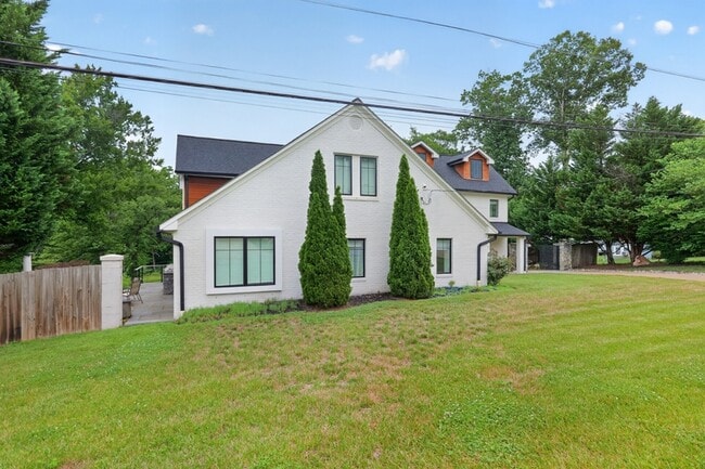 Photo - 7818 Leland Rd