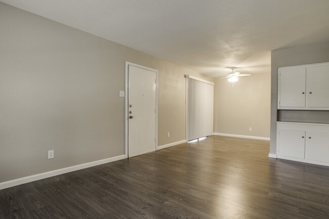 Gaston Flats