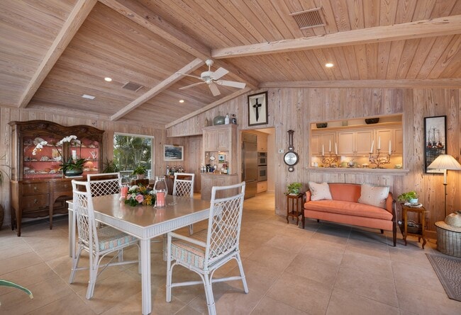 Photo - 264 Harbor Dr