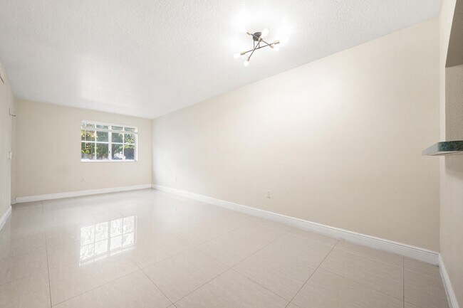 Photo - 3710 N Jog Rd Unidad 102