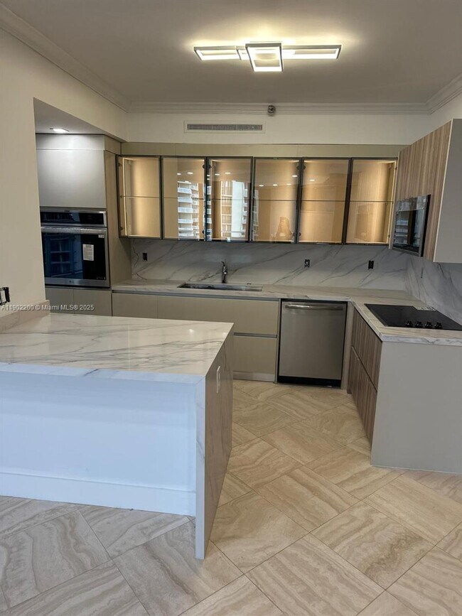 Photo - 19500 Turnberry Way Unit 12E