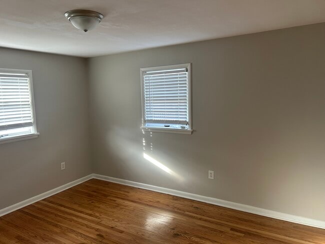 Photo - 2328 Farnsley Rd