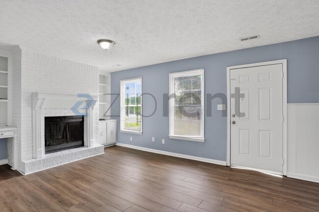 Building Photo - Unit 131