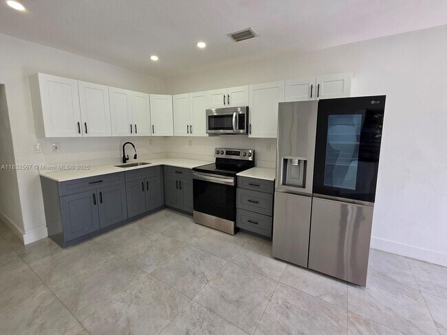 Photo - 1102 NW 103rd St Unit 2